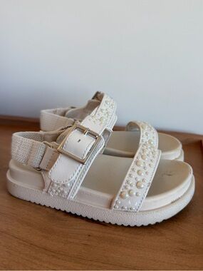 Steve Madden Cream Pearl-Embellished Kids Sandals